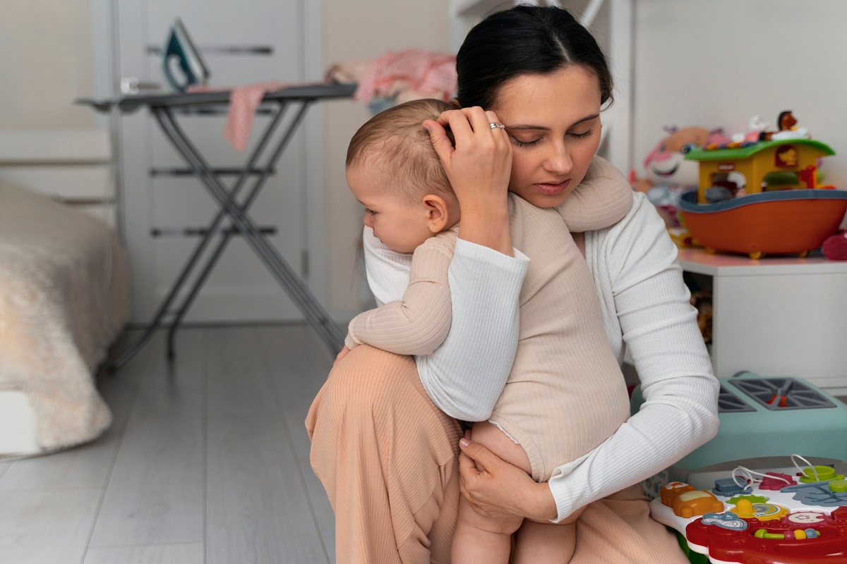 Mamma e bambino in casa